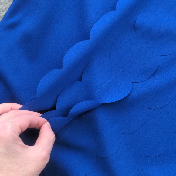 NWT Blouse scalloped front 💠 - Picture 5 of 11